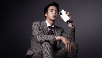Картинка музыка bts kim seok jin певец автор песен чин вокалист костюм наручные часы samsung galaxy note 20