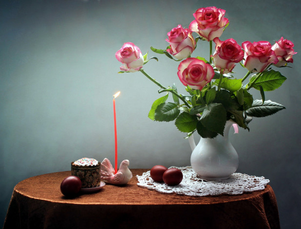 Обои картинки фото праздничные, пасха, розы, букет, кулич, крашенки, свеча