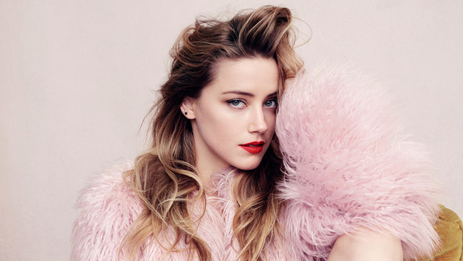 Обои картинки фото amber heard, девушки, amber, heard, актриса, красотка, причёска, макияж, девушка, модель, блондинка, поза, стройная, сексуальная, флирт