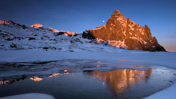 Картинка природа реки озера горы небо луна снег лед озеро