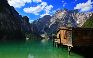 Картинка природа пейзажи небо домик озеро горы