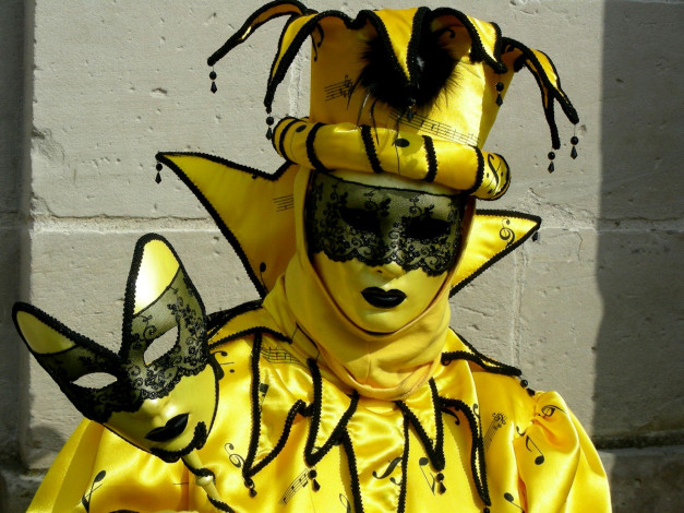 Обои картинки фото разное, маски, карнавальные, костюмы, венеция, карнавал, желтый