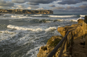 Картинка природа побережье камни волны бухта океан