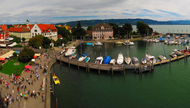 Обои картинки фото lindau германия, города, - улицы,  площади,  набережные, причалы, дома, германия, река, lindau