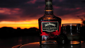 Картинка бренды jack+daniel`s виски стекло напитки