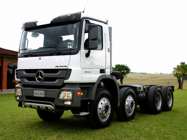 Обои картинки фото автомобили, mercedes, trucks