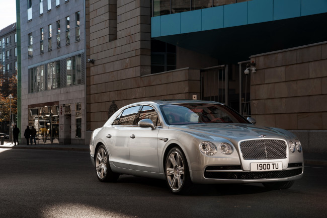 Обои картинки фото 2014 bentley flying spur v8, автомобили, bentley, дома, flying, город, серебряный