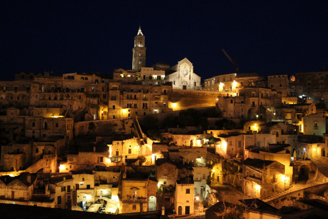Обои картинки фото матера италия, города, - огни ночного города, италия, матера, italy, matera, огни, ночь, дома