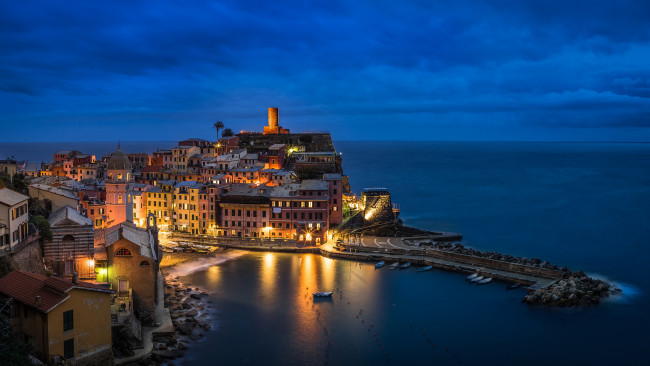 Обои картинки фото vernazza, города, - огни ночного города, побережье