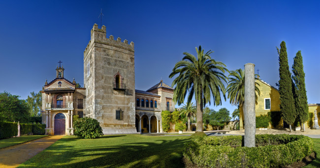 Обои картинки фото castillo de monclova,  fuentes de andaluc&, 237, города, замки испании, замок