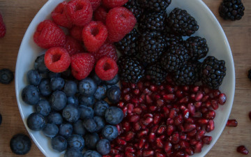 Картинка еда фрукты +ягоды гранат малина ежевика черника