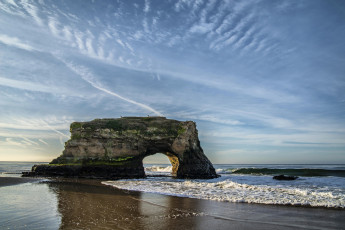 Картинка природа побережье скала пляж океан горизонт арка