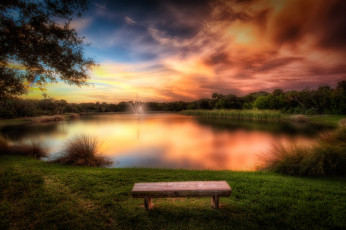 Картинка природа восходы закаты лес зарево фонтан озеро