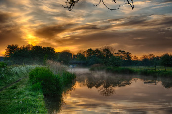 Картинка природа восходы закаты тучи река лес заря