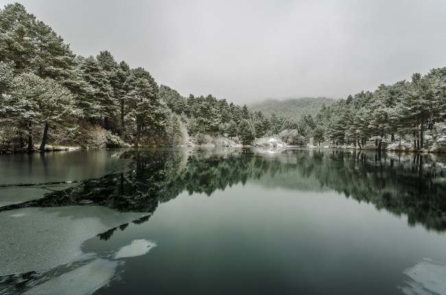 Обои картинки фото природа, реки, озера, туман, снег, река, лес, горы
