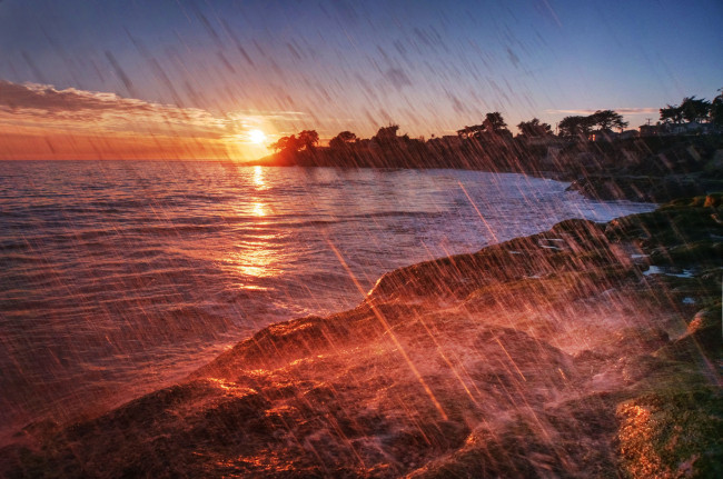 Обои картинки фото природа, восходы, закаты, море, брызги, солнце, закат