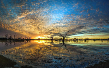 Картинка природа реки озера закат облака деревья озеро небо