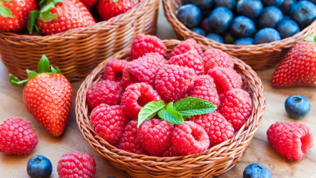 Обои картинки фото еда, фрукты,  ягоды, клубника, малина, ягоды