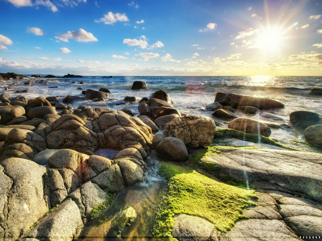 Обои картинки фото природа, побережье, солнце, свет, камни, луч