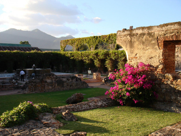 Обои картинки фото ruins, in, hotel, casa, santo, domingo, antigua, города, исторические, архитектурные, памятники