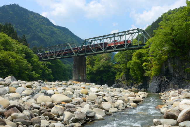 Обои картинки фото техника, поезда, горы, камни, река, мост