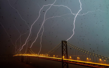 Картинка города -+мосты освещение мост молнии дождь гроза