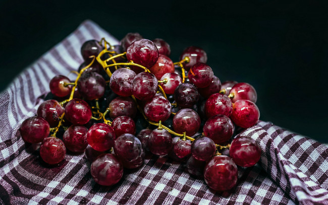 Обои картинки фото еда, виноград, ягоды, гроздь