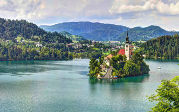 Картинка города -+православные+церкви +монастыри словения озеро остров бледское slovenia горы мариинская церковь lake bled