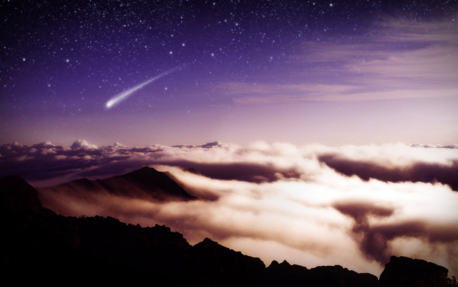 Обои картинки фото природа, горы, вечер, звезды, облака, космос, небо, гряда, комета, силуэты