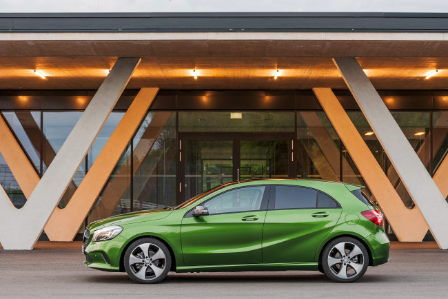 Обои картинки фото автомобили, mercedes-benz, зеленый, 2015г, w176, style, 4matic, a, 220, d