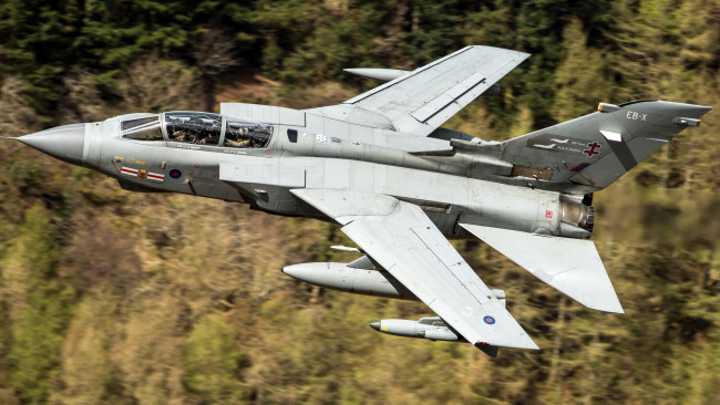 Обои картинки фото авиация, боевые самолёты, tornado, gr4, самолёт, оружие