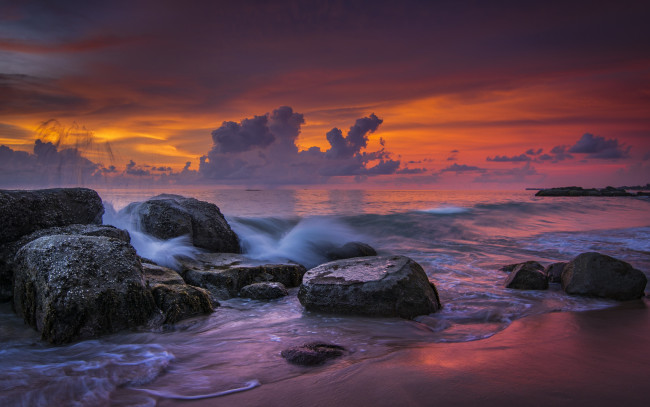 Обои картинки фото природа, побережье, волны, берег, море, закат, камни