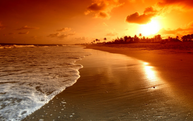 Обои картинки фото природа, восходы, закаты, пляж, волны, атмосфера, облака, небо, вода, пейзаж