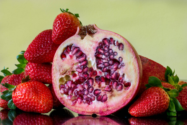 Обои картинки фото еда, фрукты,  ягоды, ягоды, гранат