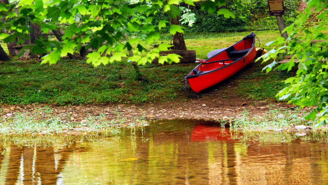 Обои картинки фото корабли, лодки,  шлюпки, река, берег, лодка, деревья