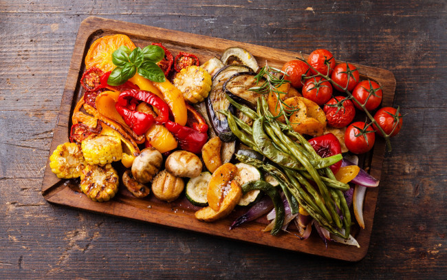 Обои картинки фото еда, овощи, перец, помидоры, баклажаны