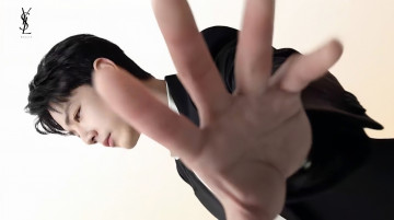 Картинка мужчины xiao+zhan актер пиджак жест рука