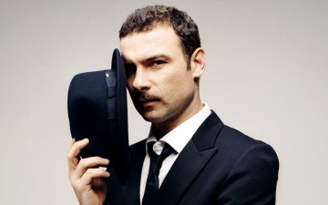 обоя мужчины, liev schreiber, актер, костюм, шляпа