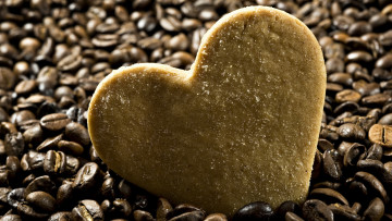 Картинка еда пирожные кексы печенье зёрна форма сердце кофе
