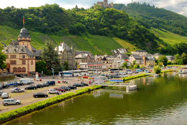 Обои картинки фото германия, бернкастель, города, панорамы, река, панорама, дома