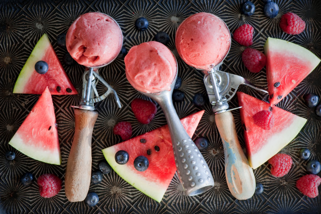 Обои картинки фото еда, разное, ягоды, арбуз, мороженое