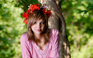 Картинка девушки юлия+амелина+ amelie +yuliya +valya юлия венок блузка цветы природа лето деревья модель шатенка девушка