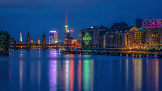 Обои картинки фото берлин, города, берлин , германия, мост, освещение, здания, водоем