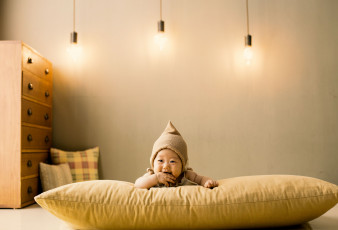 Картинка разное дети ребенок шапка подушки шкаф лампочки