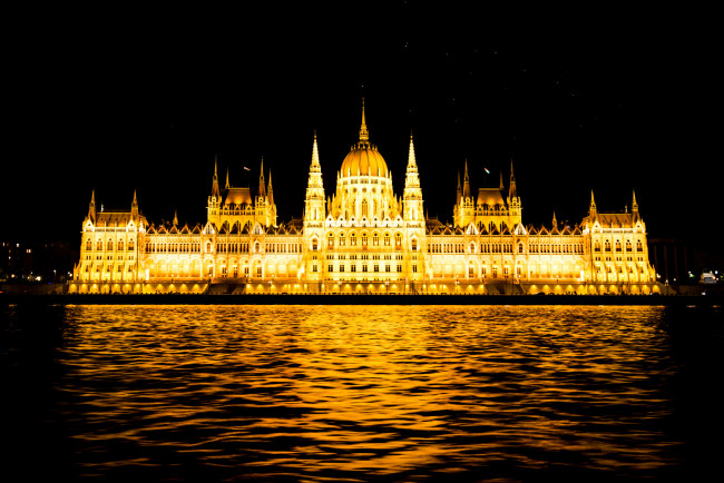 Обои картинки фото budapest parliament, города, будапешт , венгрия, огни, река, ночь