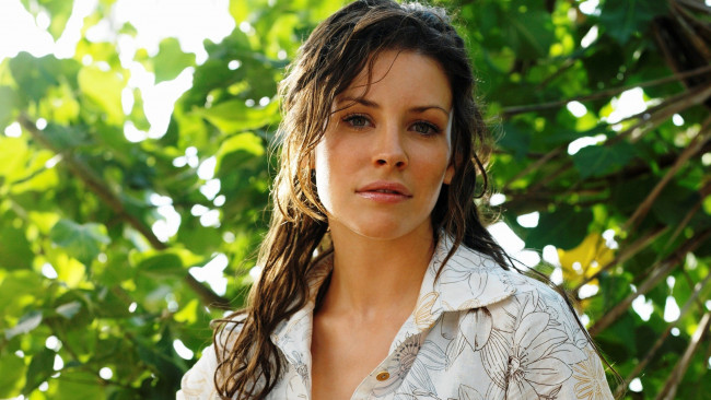 Обои картинки фото evangeline lilly, девушки, evangeline, lilly, девушка, актриса, модель, красотка, стройная, сексуальная, лицо, макияж, взгляд, кино