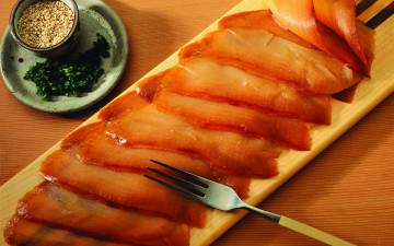 Картинка еда рыба морепродукты суши роллы ломтики вилка