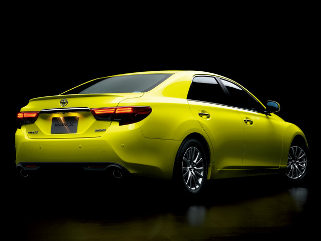 Обои картинки фото автомобили, toyota, желтый, grx130, 2014г, s-package, x, 250g, mark, yellow, label