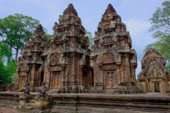 Картинка города -+исторические +архитектурные+памятники бантеайсрей камбоджа