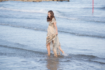 Картинка девушки barbara+palvin модель платье гримаса море